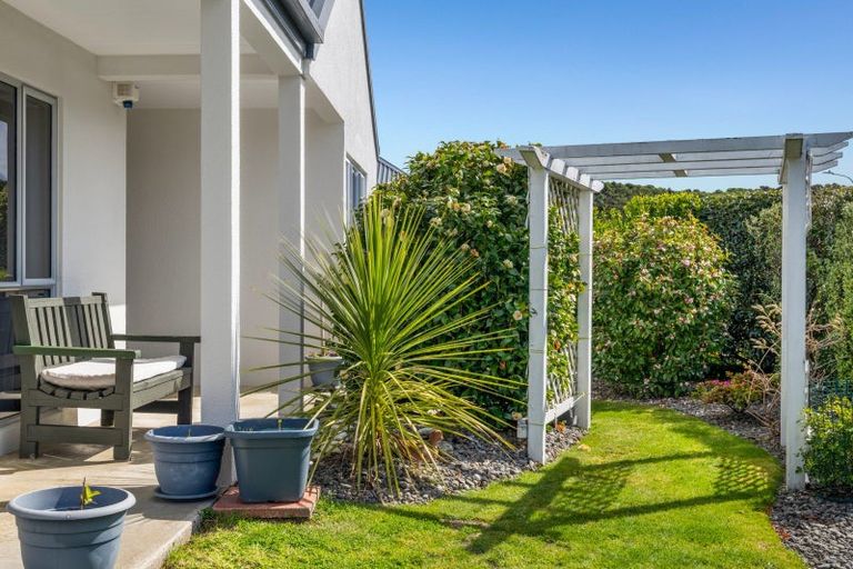 Photo of property in 26 Ranui Street, Waikawa, Picton, 7220