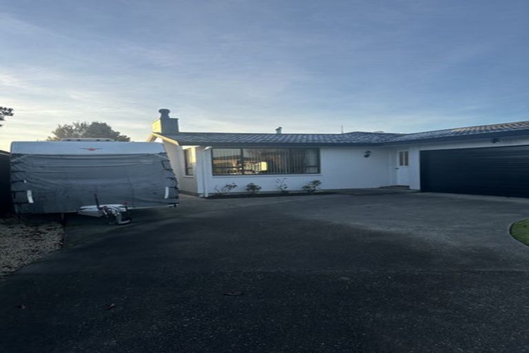 Photo of property in 8 Kinley Street, Rangiora, 7400