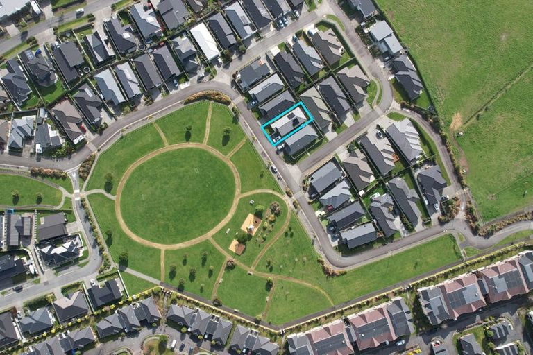 Photo of property in 29 Pohe Street, Waikanae, 5036