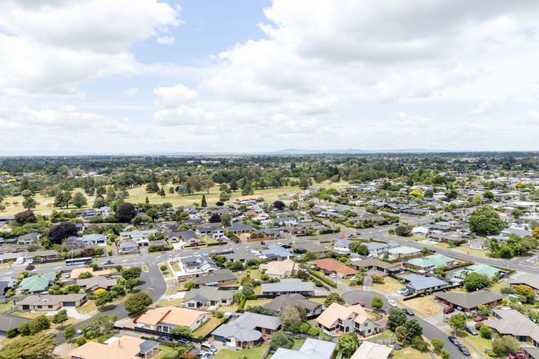 Photo of property in 13 Mangakoea Place, St Andrews, Hamilton, 3200