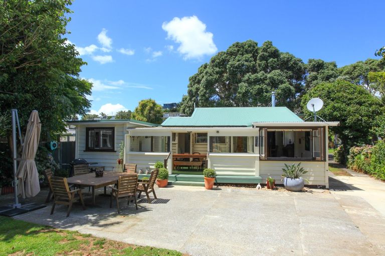 Photo of property in 68 Wallis Street, Raglan, 3225
