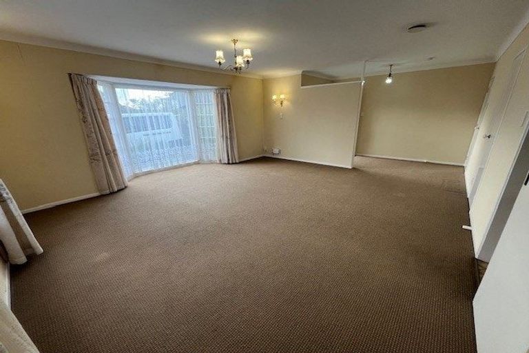 Photo of property in 2/11 Beaconview Rise, Farm Cove, Auckland, 2012