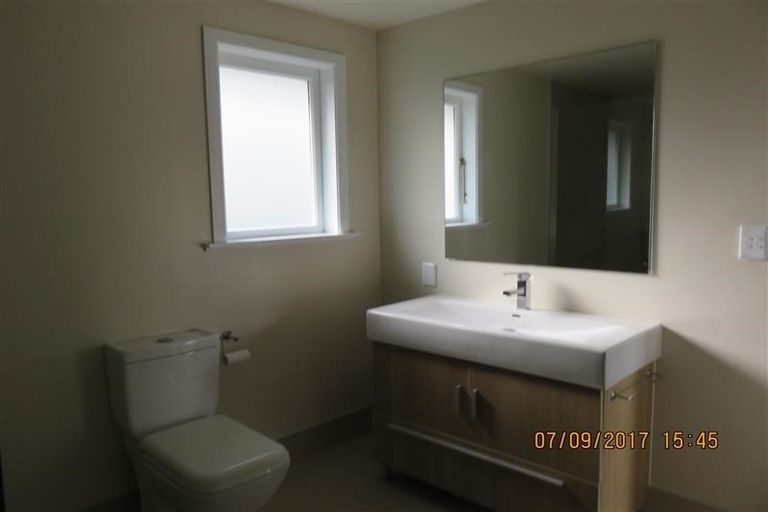 Photo of property in 2/46 Gulf View Road, Murrays Bay, Auckland, 0630