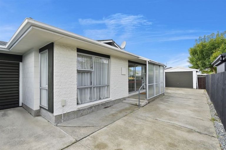 Photo of property in 2/76 Grants Road, Papanui, Christchurch, 8053