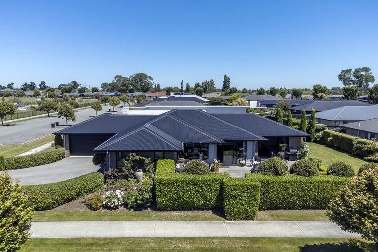 Photo of property in 29 Whakatipu Street, Pegasus, 7612