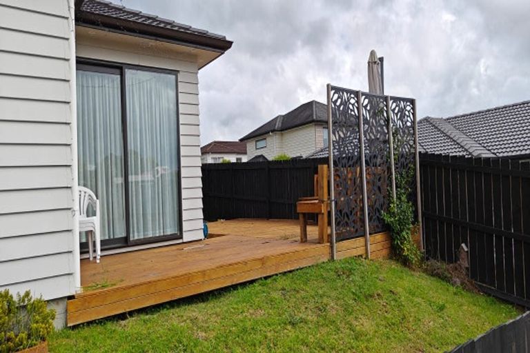 Photo of property in 17 Springhill Lane, Sunnyvale, Auckland, 0612