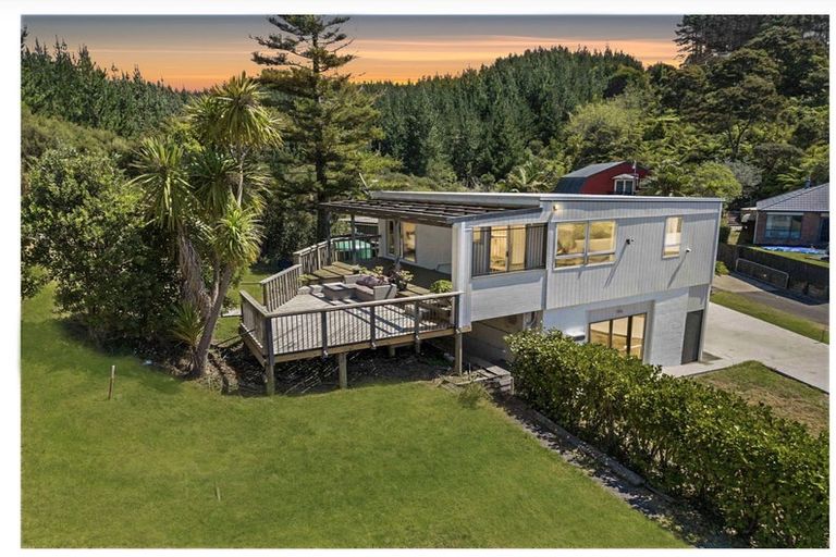 Photo of property in 11 Donald Place, Stillwater, Silverdale, 0993