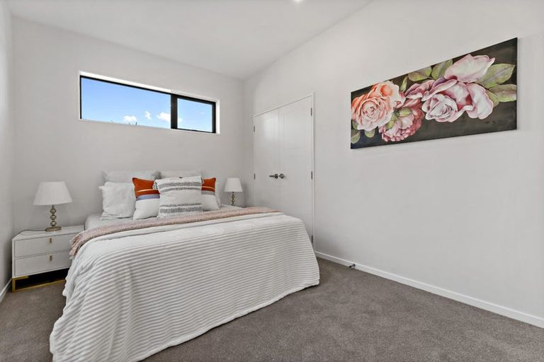 Photo of property in 20 Mara Way, Sunnyvale, Auckland, 0612