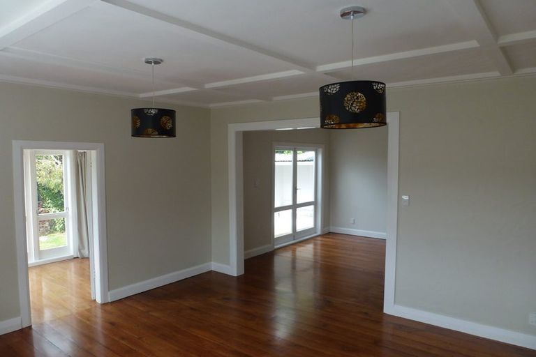 Photo of property in 5a Grove Road, Kelburn, Wellington, 6012