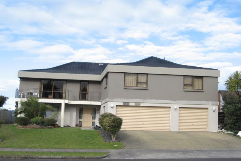 Photo of property in 122 Carnoustie Drive, Wattle Downs, Auckland, 2103