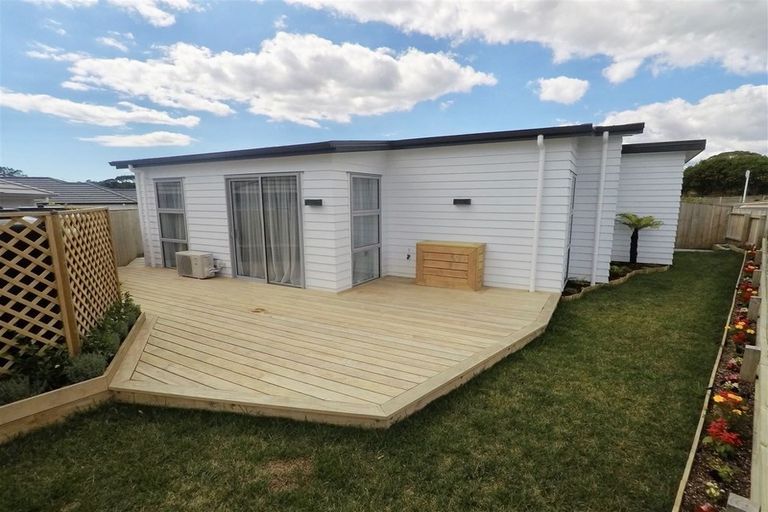 Photo of property in 5 Sauterne Road, Kumeu, 0810