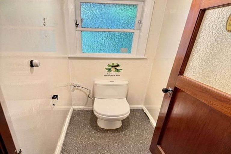 Photo of property in 2/3170 Great North Road, New Lynn, Auckland, 0600