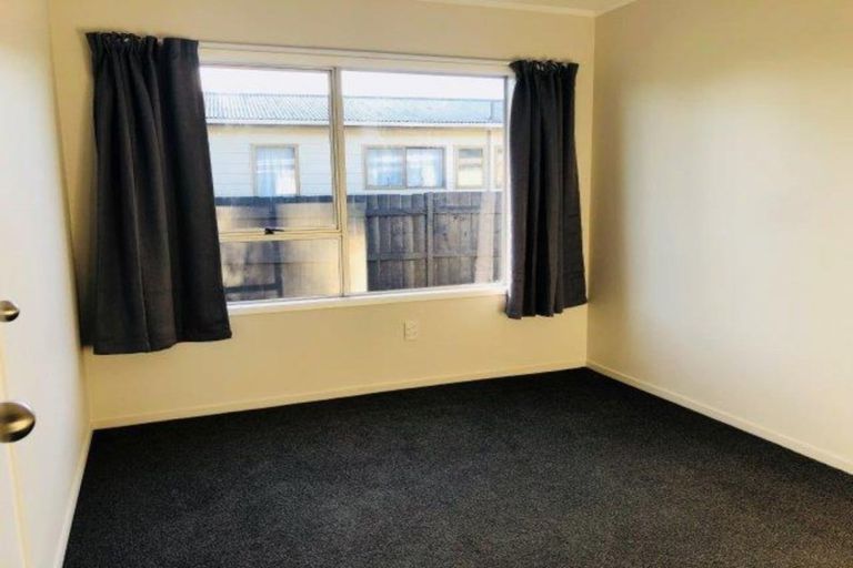 Photo of property in 426 Roscommon Road, Clendon Park, Auckland, 2103