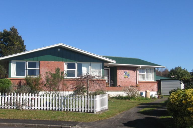 Photo of property in 9 Ross Place, Opaheke, Papakura, 2113