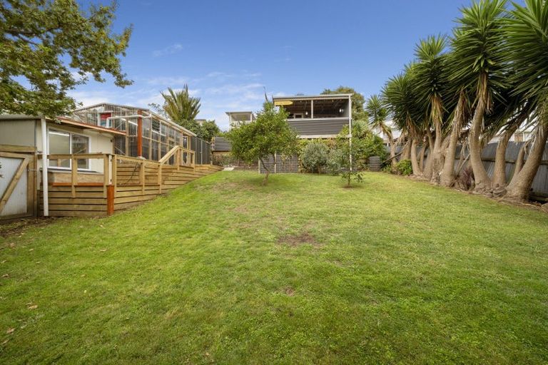 Photo of property in 11 Mount View Place, Spotswood, New Plymouth, 4310