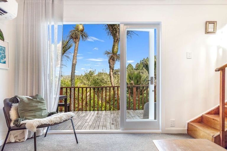 Photo of property in 33 Tainui Road, Titirangi, Auckland, 0604