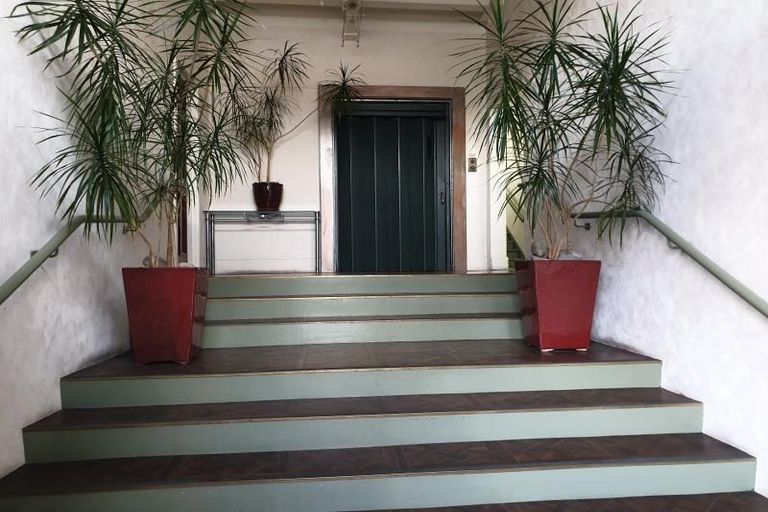 Photo of property in 2/37 Majoribanks Street, Mount Victoria, Wellington, 6011