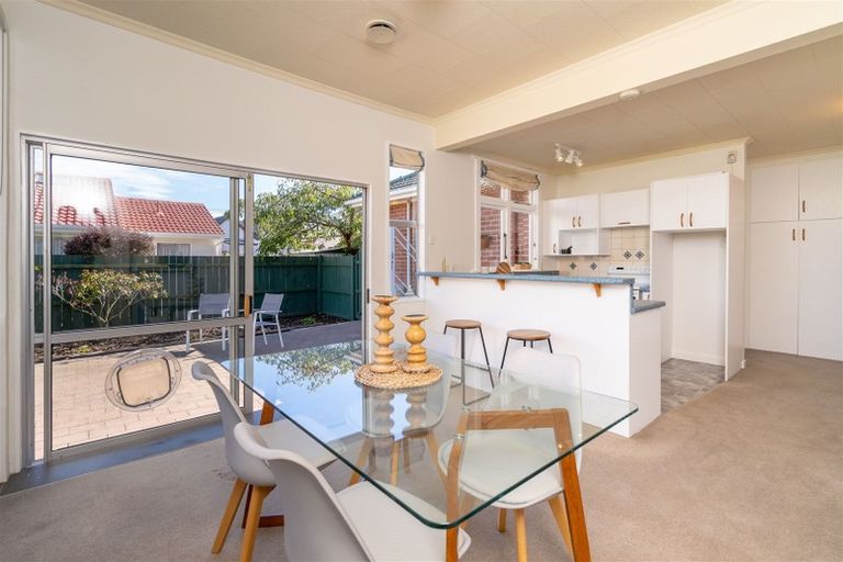 Photo of property in 62 Royal Crescent, Saint Kilda, Dunedin, 9012