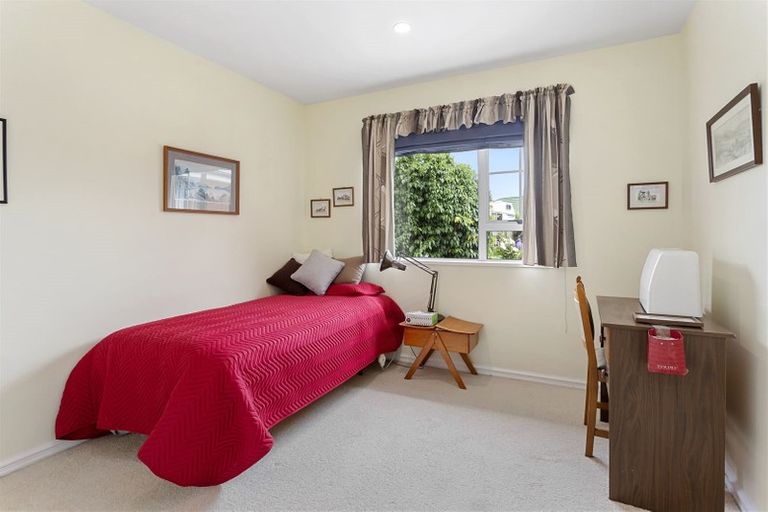 Photo of property in 18 Dawson Douglas Place, Kaiapoi, 7630