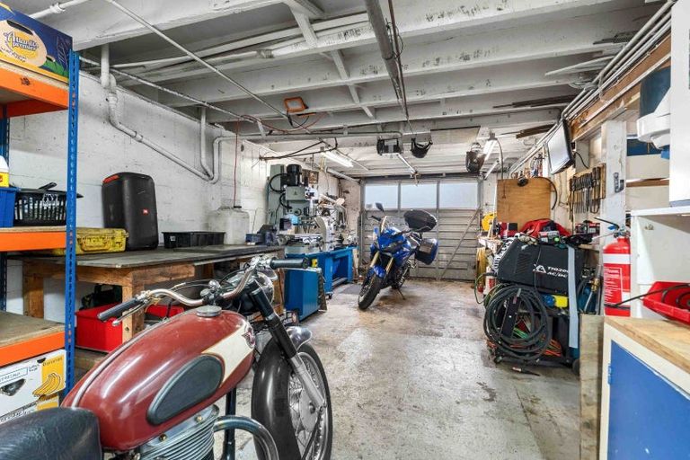 Photo of property in 15 Carlton Terrace, Westown, New Plymouth, 4310