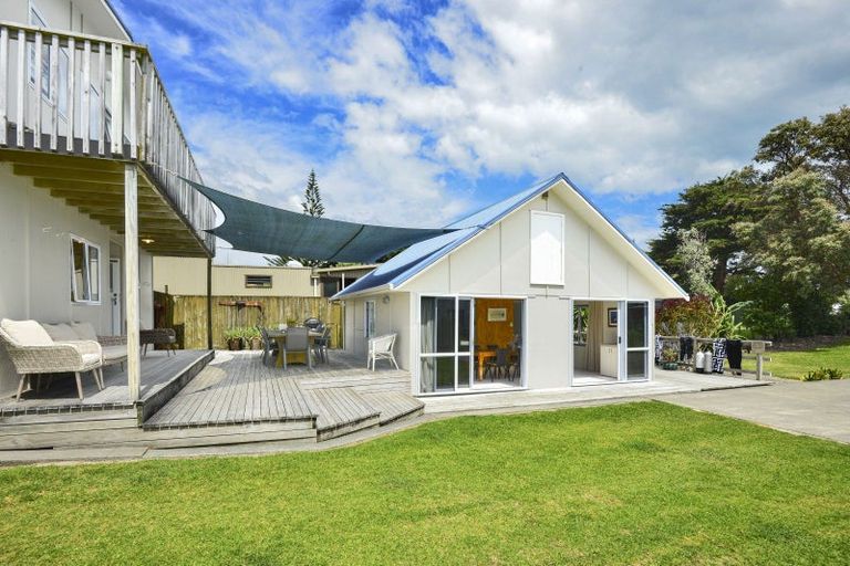 Photo of property in 140 Newcastle Street, Mahia, 4198