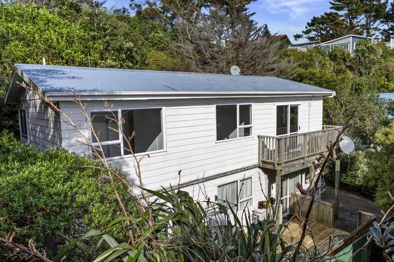 Photo of property in 31b Omega Street, Newlands, Wellington, 6037