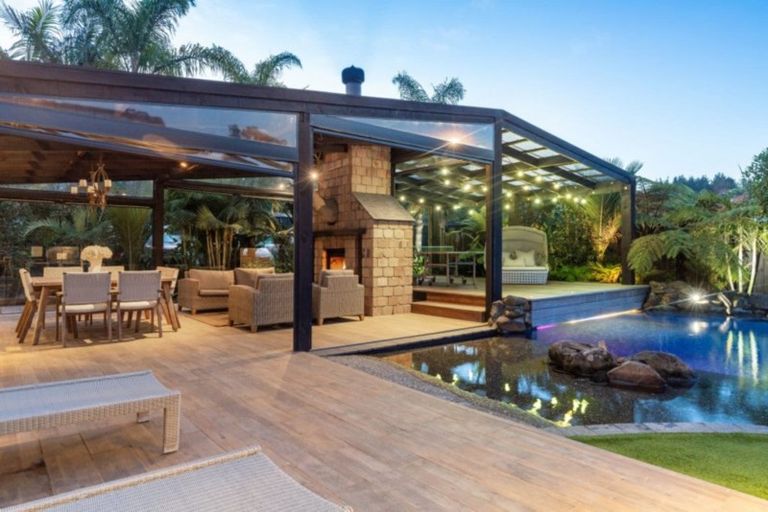 Photo of property in 121 Polo Prince Drive, Totara Park, Manurewa, 2576