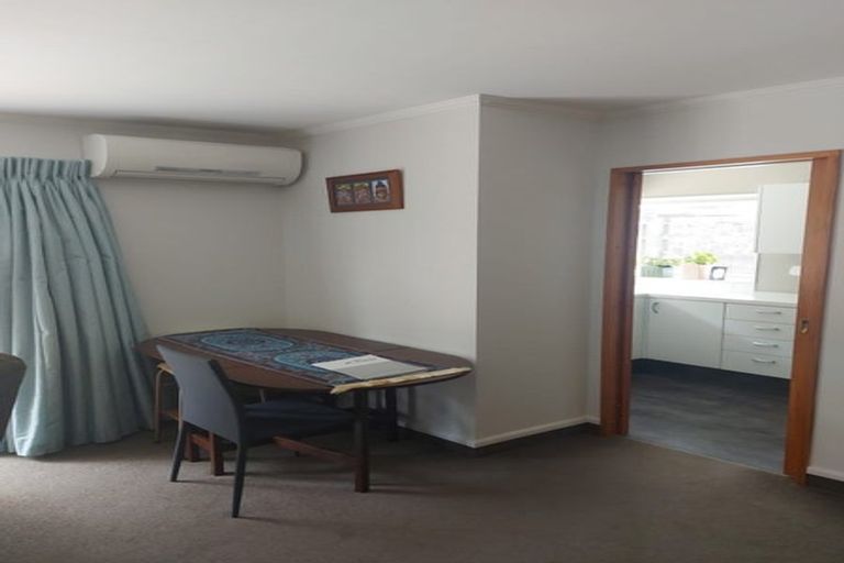 Photo of property in 8b Comeskey Grove, Elderslea, Upper Hutt, 5018