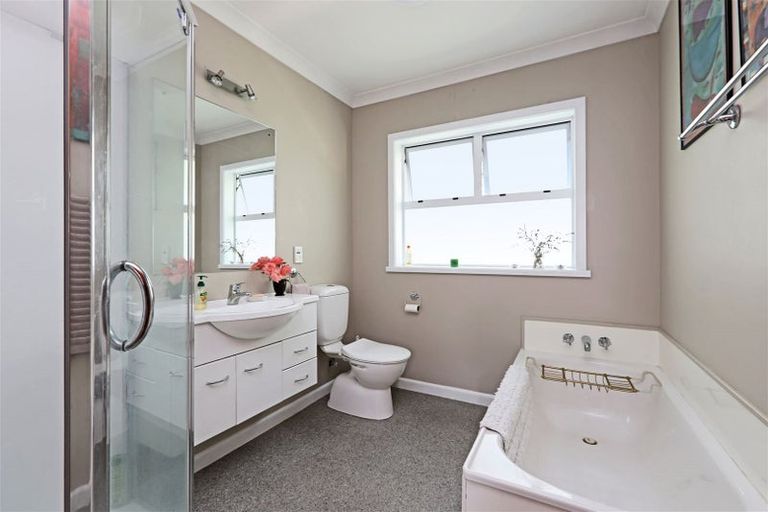 Photo of property in 309 Collinge Road, Mayfair, Hastings, 4122