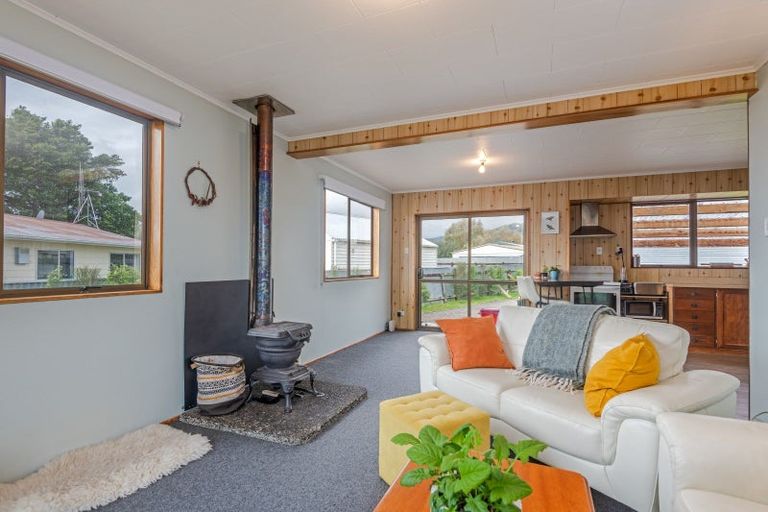 Photo of property in 32 Rata Street, Tokomaru, Palmerston North, 4474