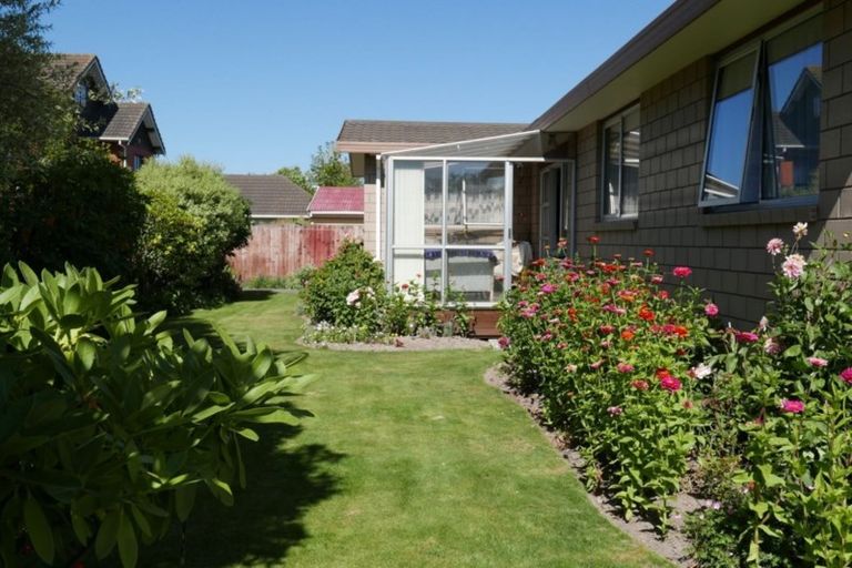 Photo of property in 82 Sawyers Arms Road, Northcote, Christchurch, 8052