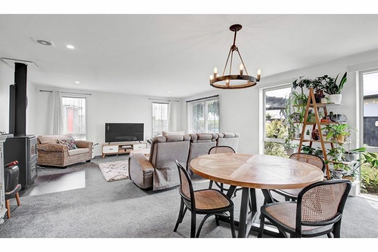 Photo of property in 27 Westpark Boulevard, Rangiora, 7400