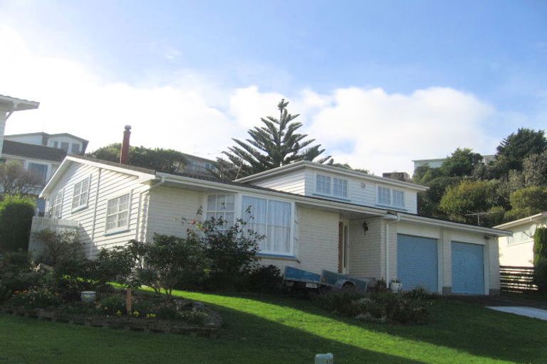Photo of property in 21 Annan Grove, Papakowhai, Porirua, 5024