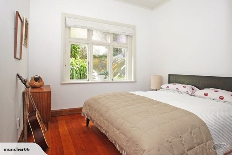 Photo of property in 124 Russell Terrace, Berhampore, Wellington, 6023