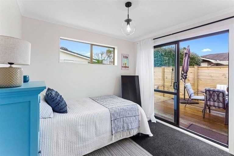 Photo of property in 34a Rewarewa Crescent, Waikanae, 5036