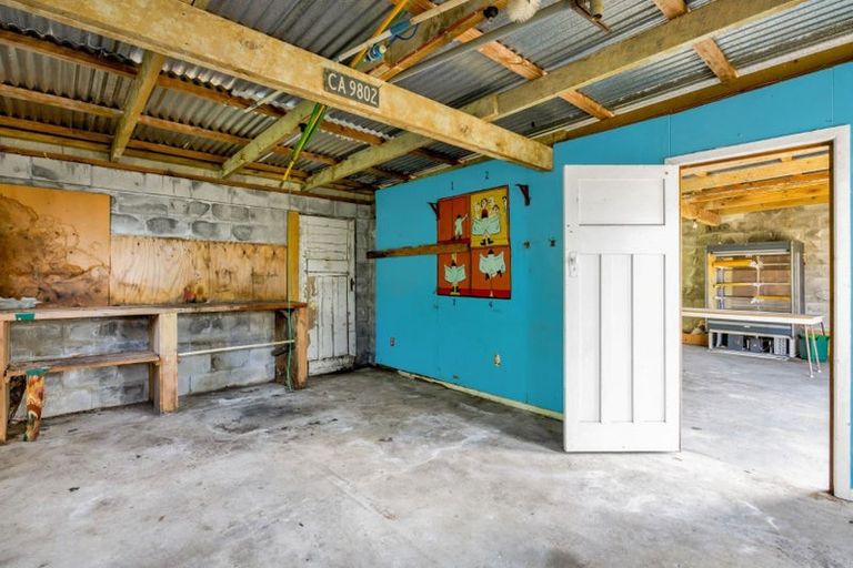 Photo of property in 16 Old South Road, Okato, 4335