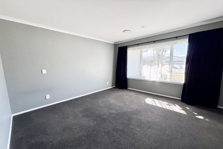 Photo of property in 3 Grovedale Square, Wainuiomata, Lower Hutt, 5014