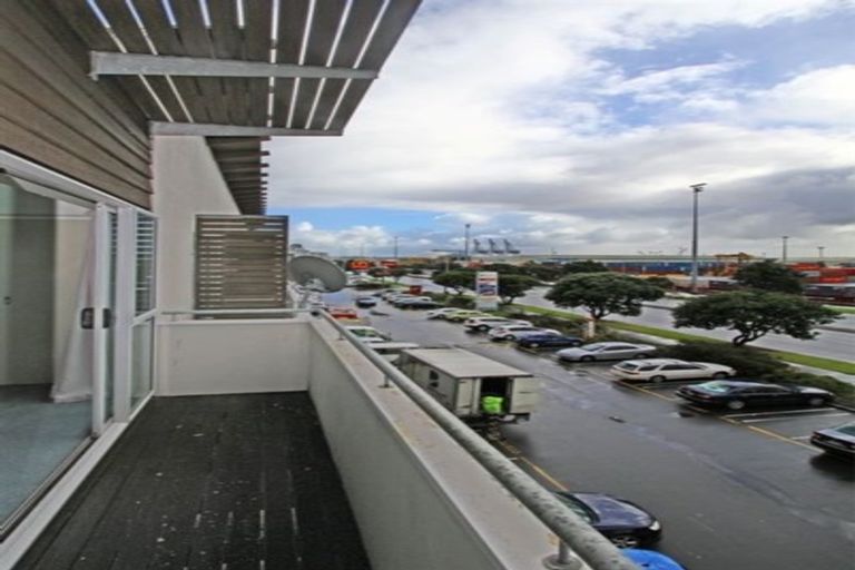 Photo of property in 5a/8 Quay Street, Auckland Central, Auckland, 1010