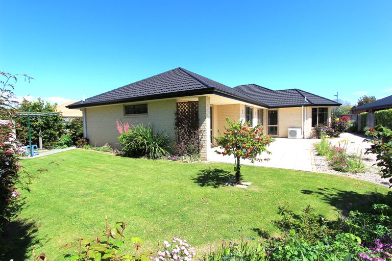 Photo of property in 34 Magnolia Drive, Springlands, Blenheim, 7201