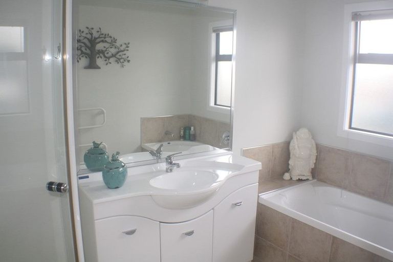 Photo of property in 5 Harling Close, Nukuhau, Taupo, 3330