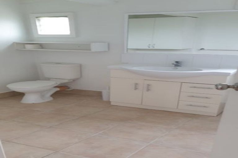 Photo of property in 1/8 Northcote Road, Takapuna, Auckland, 0622