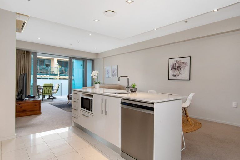 Photo of property in 4/8 Maunganui Road, Mount Maunganui, 3116