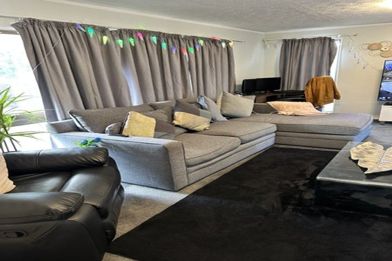 Photo of property in 25 Oregon Drive, Maoribank, Upper Hutt, 5018