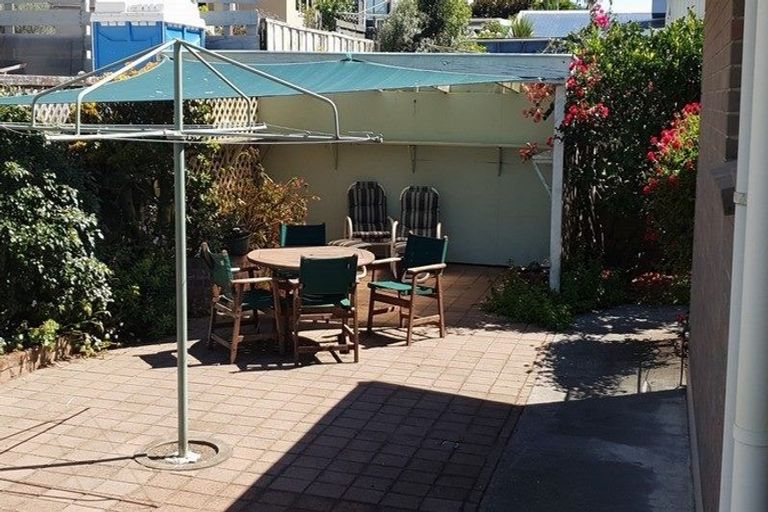 Photo of property in 2 Hobson Street, New Plymouth, 4312