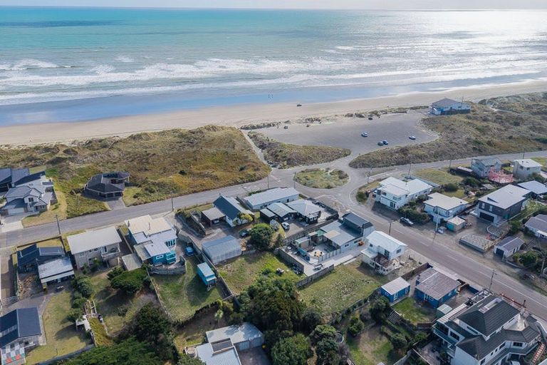 Photo of property in 16 Ocean Beach Street, Foxton Beach, Foxton, 4815