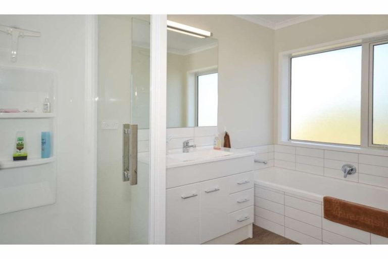 Photo of property in 10 Captains Loop, Haruru, 0204