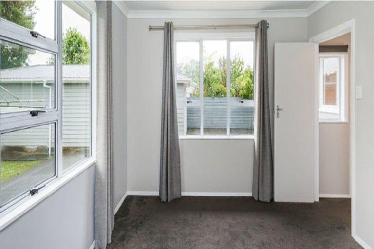 Photo of property in 4 Eton Place, Terrace End, Palmerston North, 4410