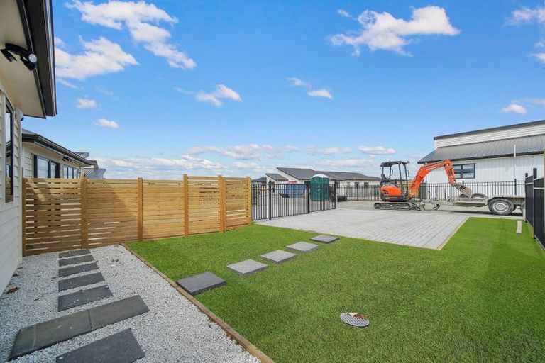 Photo of property in 3 Tributary Parade, Karaka, Papakura, 2113