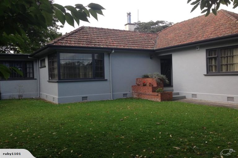 Photo of property in 27 Manuka Street, Hokowhitu, Palmerston North, 4410