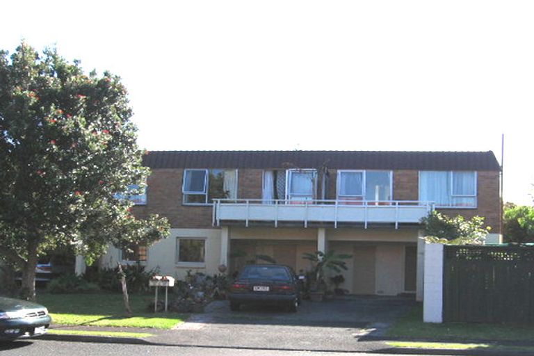 Photo of property in 7/5 Glen Road, Browns Bay, Auckland, 0630